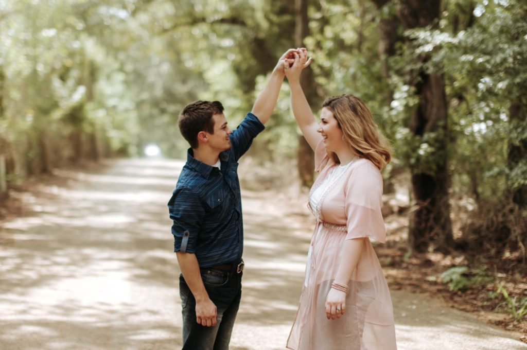 5 Signs You’re Dating a ‘Christian’ Who Isn’t